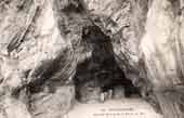 Grande grotte de la plage du Ris (33 Ko)