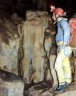 Banquettes (galerie du Grand Raccourci dans la cueva Fresca)
