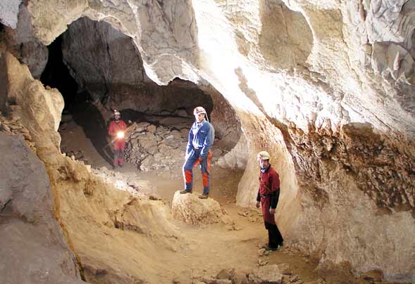 Grotte de Louoï