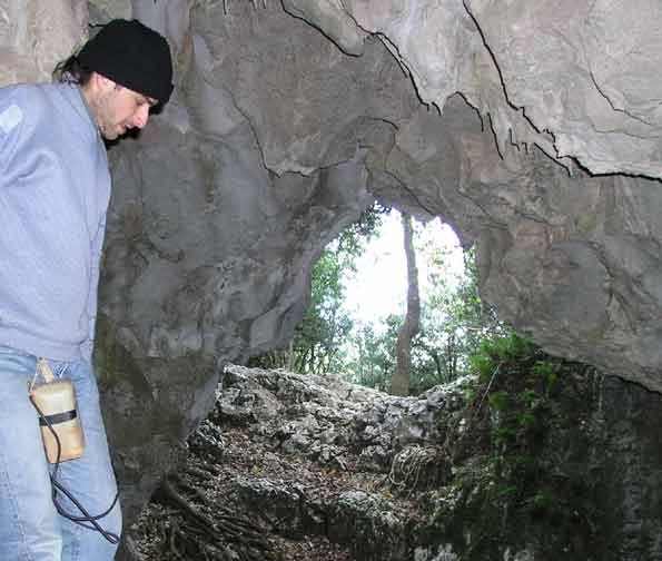 Grotte des Deux Avens