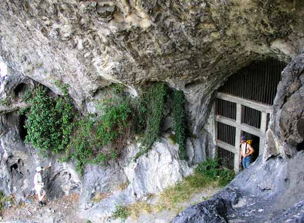 Grotte de Sakany
