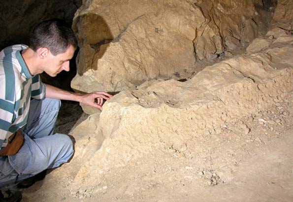 Grotte de Saint-Geniès