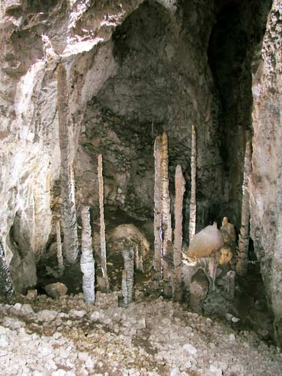 Aven des Neuf Gorges