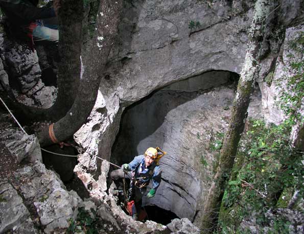 Aven des Neuf Gorges