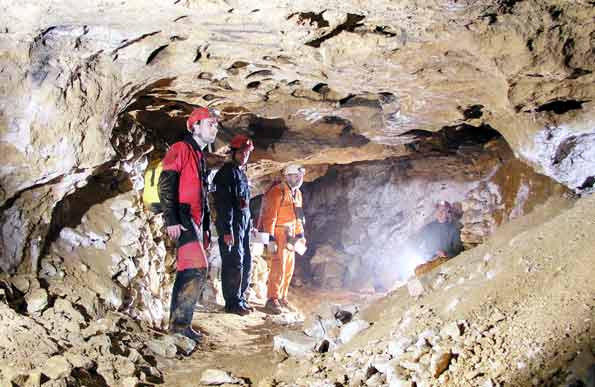 Grotte de Lagnes